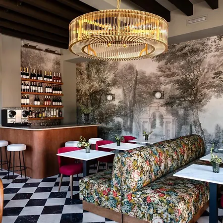Boutique Làpety Hotel *